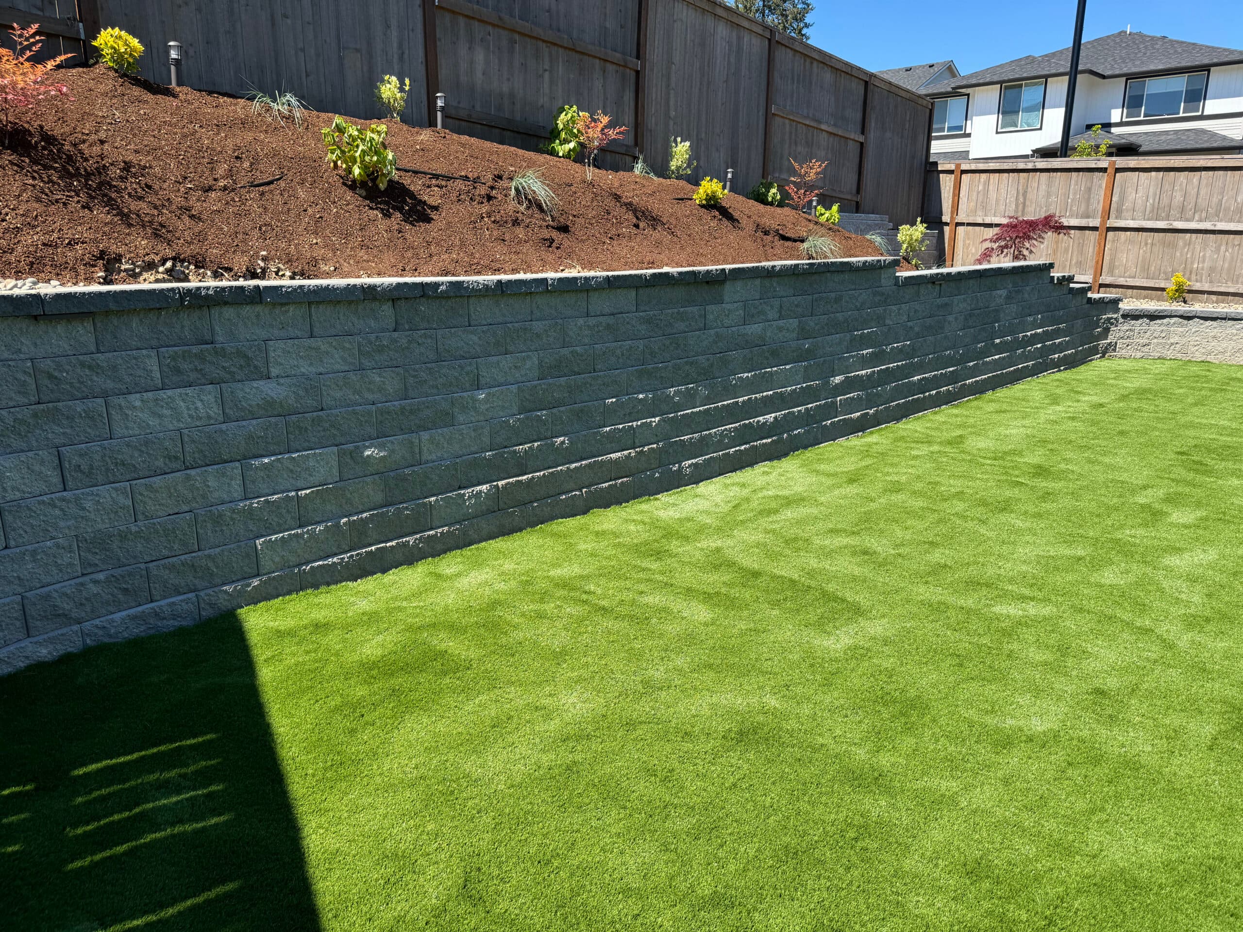 Retaining wall